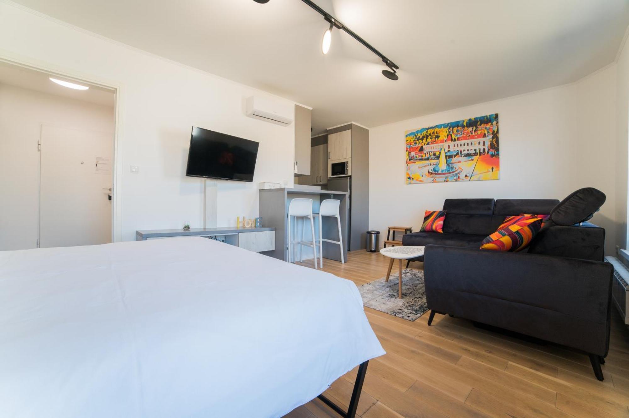 Apartman Epicent ทูซลา ภายนอก รูปภาพ