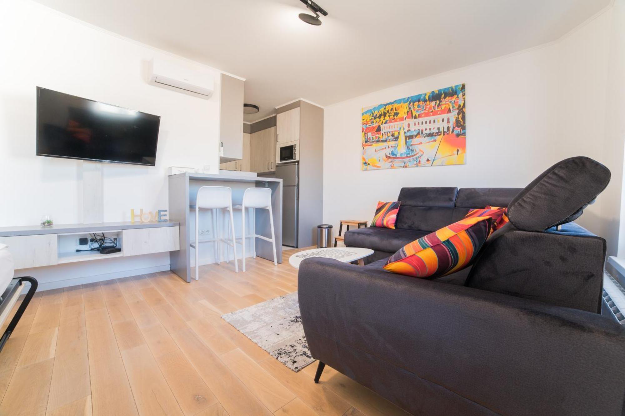 Apartman Epicent ทูซลา ภายนอก รูปภาพ