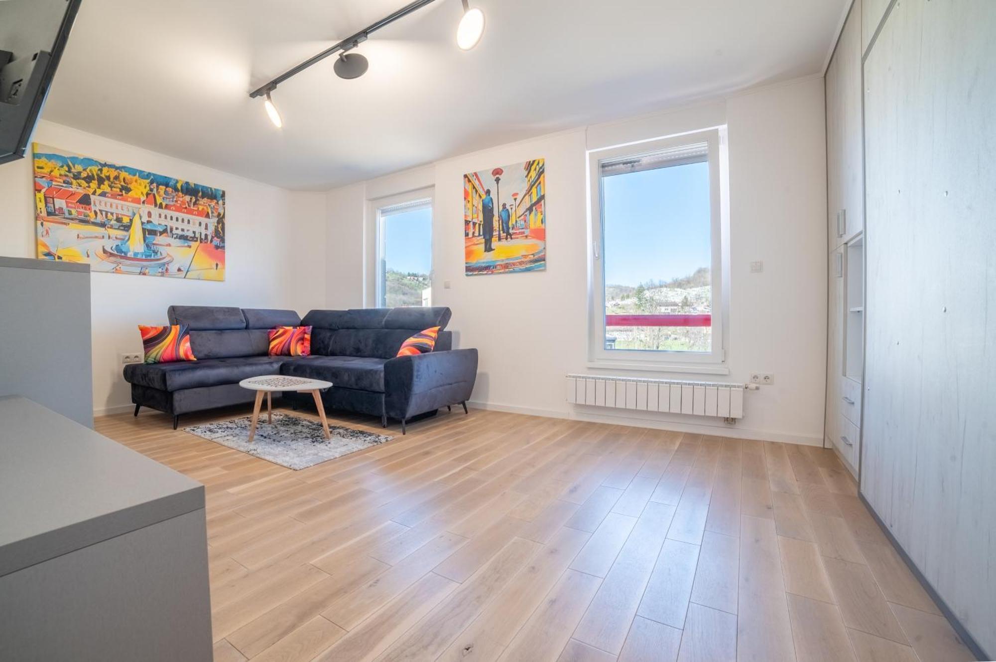 Apartman Epicent ทูซลา ภายนอก รูปภาพ